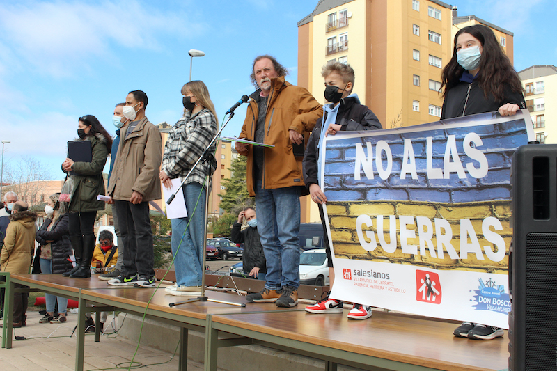 Mas De 300 Personas Participaron, En Villamuriel De Cerrato, En La Concentración Silenciosa Y Plegaría Por La Paz